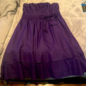 Woman’s Purple Strapless Dress
